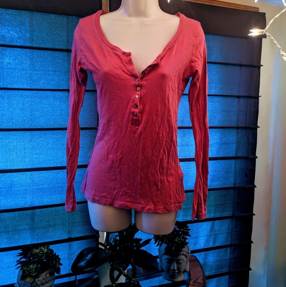 Old Navy pink long sleeve tee size medium